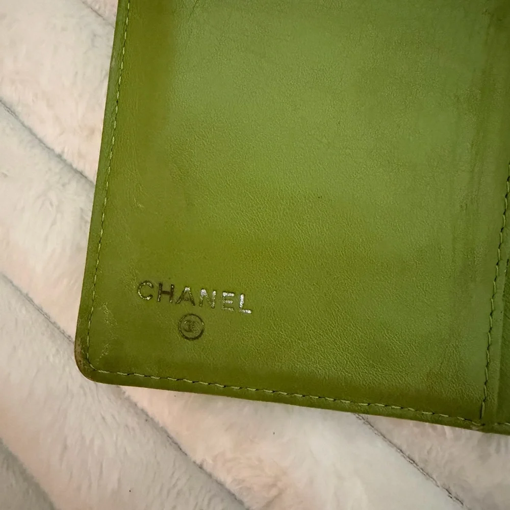 CHANEL Quilted Patent Leather Continental Yen Wallet Chartreuse Green